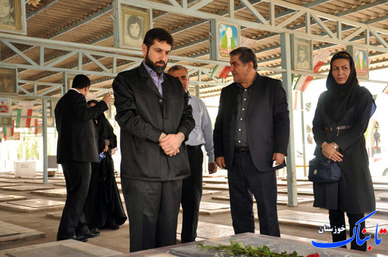 تصاویر/ ادای احترام استاندار جدید خوزستان به مقام شهدا