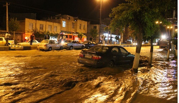 شارژ کلیه انبارهای هلال احمر در پی احتمال وقوع سیلاب در خوزستان
