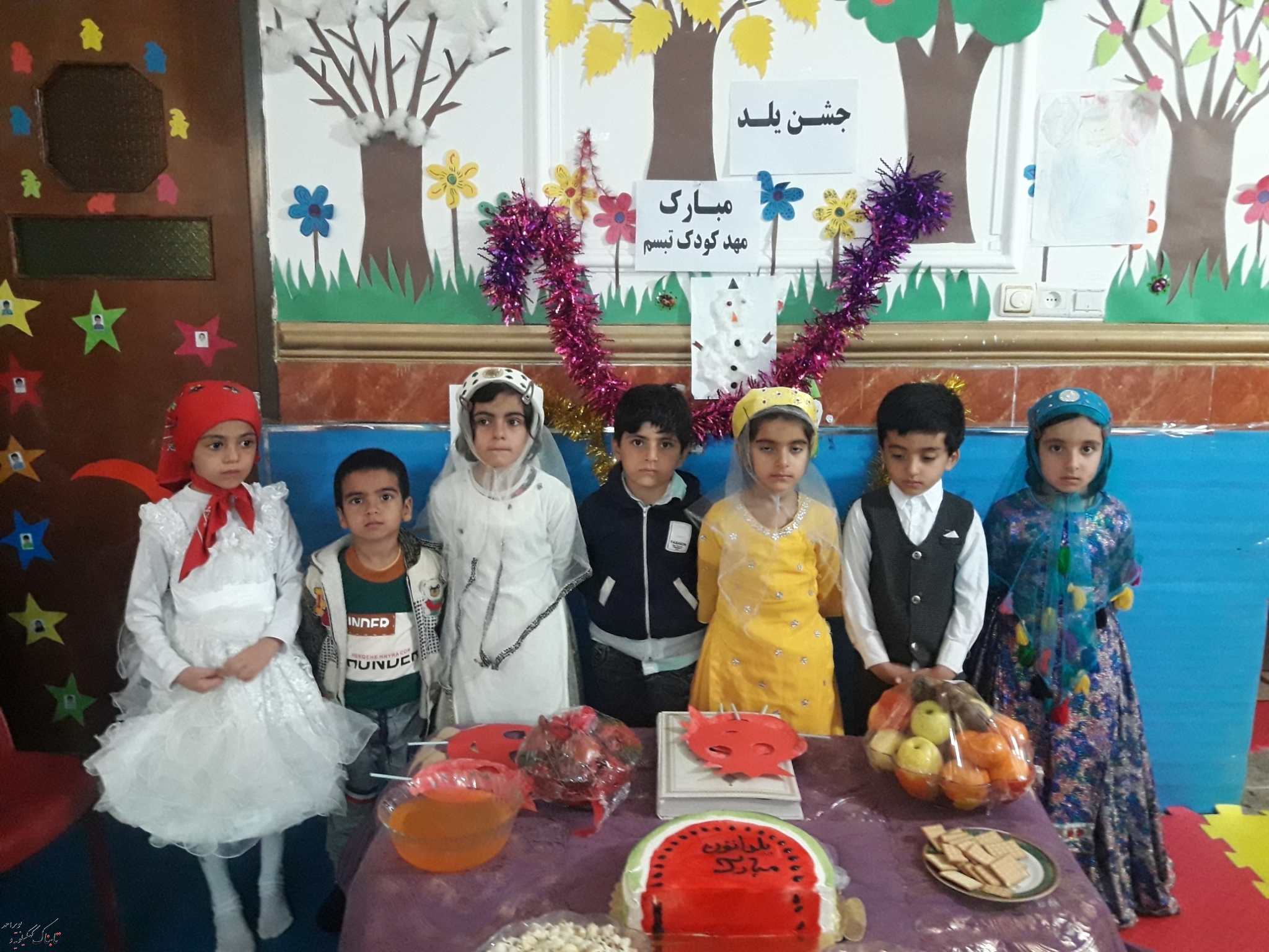 آشنایی با آداب و سنت های ایرانیان/ برگزاری جشن یلدا توسط مهد کودک تبسم شهر لنده